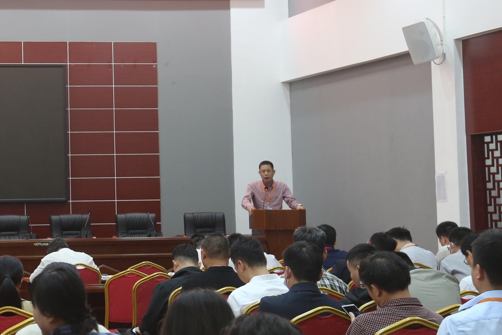 图三 卢副书记作2022年学校党风廉政建设工作报告